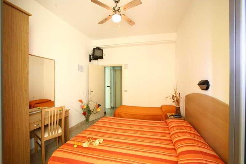 Hotel Italy Misano Adriatico Dış mekan fotoğraf